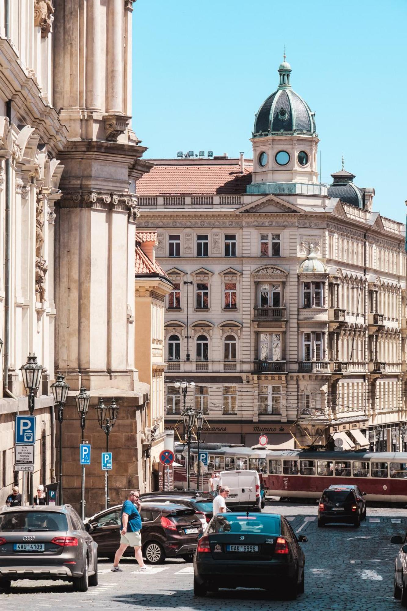 Happy Hostel In Centrum Praha Bagian luar foto
