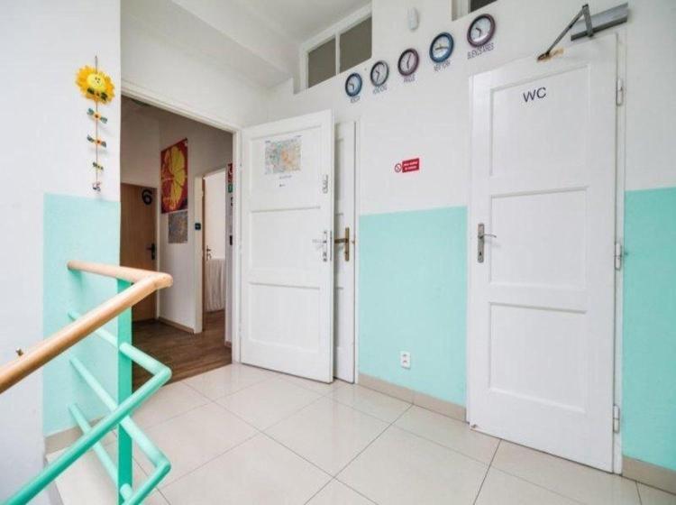 Happy Hostel In Centrum Praha Bagian luar foto